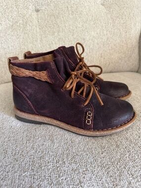 Born Temple leather ankle boots braided accent 6.5